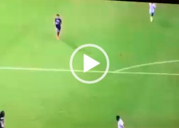 Vai fazer graça na casa do caralho, na frente de goleiro não.