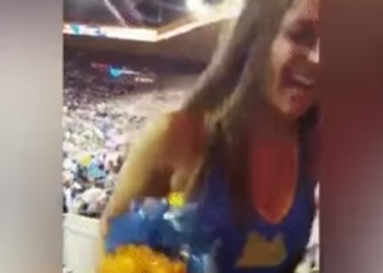 Quando você vai ao jogo com a esposa