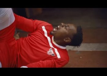 Neymar é lembrado em comercial para rede KFC