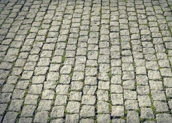 oh… deu meeerda. Virei na rua e bateu no “papelopido” e vazou todo o óleo.