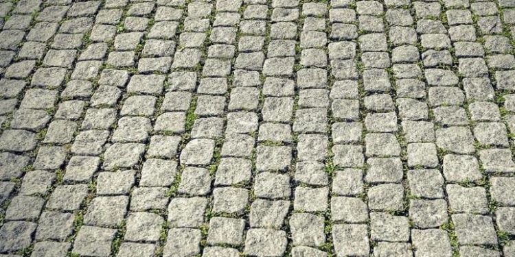 oh… deu meeerda. Virei na rua e bateu no “papelopido” e vazou todo o óleo.