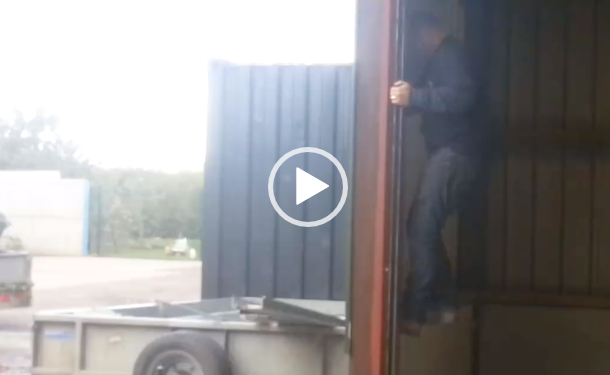 Pelo menos não pisou na tinta #fail