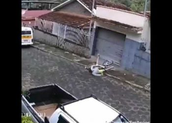 O fusca escapou por pouco nesse acidente! INCRÍVEL