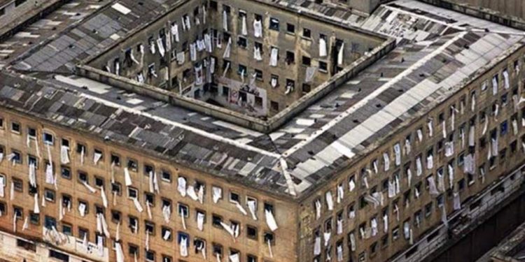 Estádio Itaquerão envelhecido pelo App