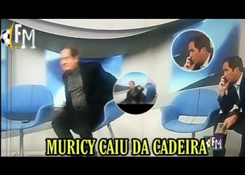 Muricy Ramalho foi “coçar a bunda” e caiu da cadeira durante programa ao vivo