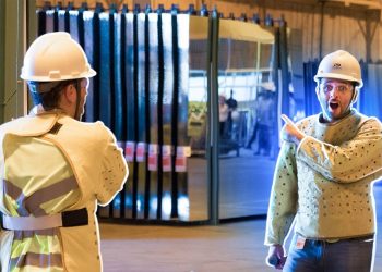 Como são fabricados os espelhos?