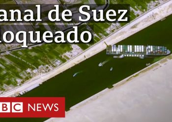 Navio cargueiro encalha no canal de Suez e bloqueia tráfego marítimo