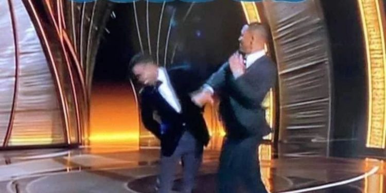 Will Smith tapa no Chris Rock